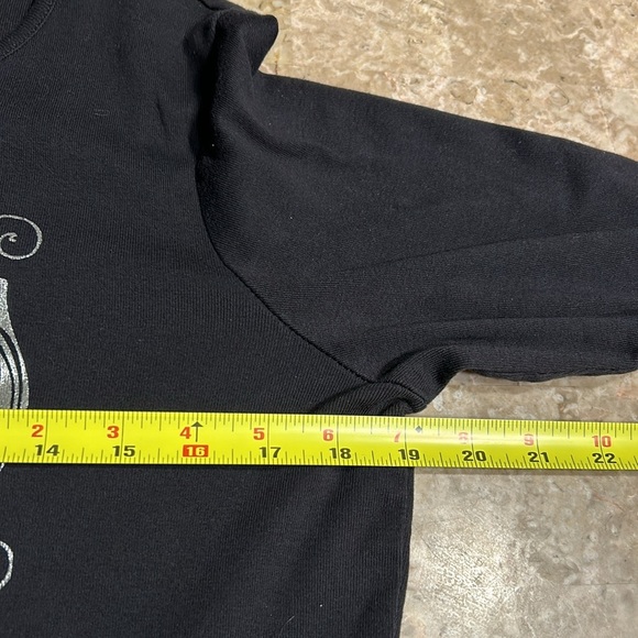 Nicole Miller,Nicki,t shirt,bracelet sleeve,black shirt,red shoes print,cotton - Picture 6 of 7